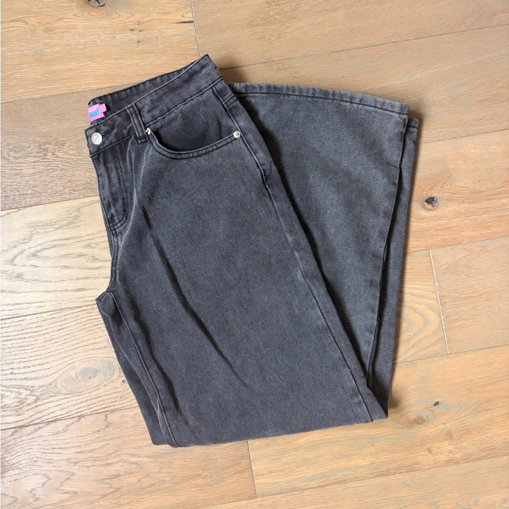 SOLD! Edikted Classic Black Women's Jeans